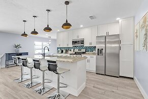 Soak Up The Sun - Saltwater Pool, Spacious Fenced-in Backyard, 3 Bedro