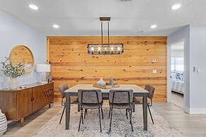 Soak Up The Sun - Saltwater Pool, Spacious Fenced-in Backyard, 3 Bedro