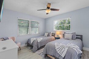 Soak Up The Sun - Saltwater Pool, Spacious Fenced-in Backyard, 3 Bedro