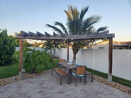 Soak Up The Sun - Saltwater Pool, Spacious Fenced-in Backyard, 3 Bedro