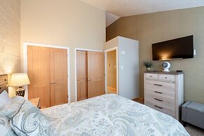 Steps to Ski Trails! Stay at Park Avenue 256 w/ Hot Tub & Pool