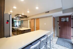 Steps to Ski Trails! Stay at Park Avenue 256 w/ Hot Tub & Pool