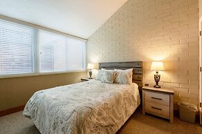 Steps to Ski Trails! Stay at Park Avenue 256 w/ Hot Tub & Pool