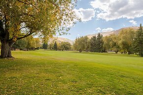 Steps to Ski Trails! Stay at Park Avenue 256 w/ Hot Tub & Pool