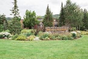 Steps to Ski Trails! Stay at Park Avenue 256 w/ Hot Tub & Pool