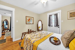 Charming Canary Cottage Retreat 3 Bedroom Cottage