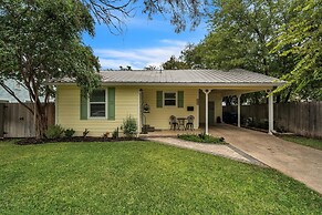 Charming Canary Cottage Retreat 3 Bedroom Cottage