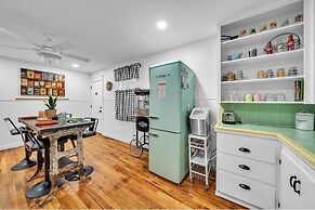 Charming Canary Cottage Retreat 3 Bedroom Cottage