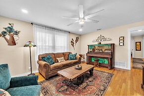 Charming Canary Cottage Retreat 3 Bedroom Cottage