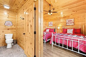 XmasCabins by SmokyStays - Christmas Themed Year Round