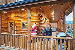 XmasCabins by SmokyStays - Christmas Themed Year Round