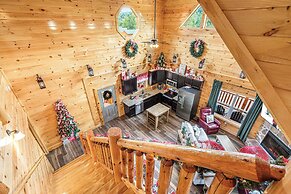 XmasCabins by SmokyStays - Christmas Themed Year Round