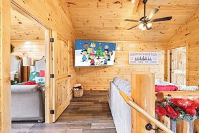 XmasCabins by SmokyStays - Christmas Themed Year Round