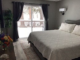 Historic  Gilchrist Waterfront Resort