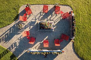 Historic  Gilchrist Waterfront Resort