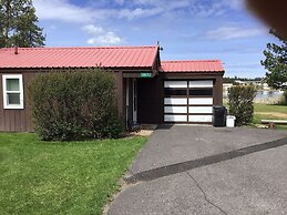 Historic  Gilchrist Waterfront Resort