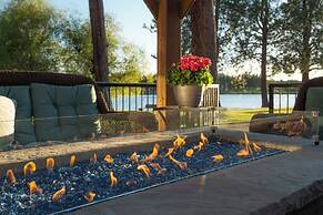 Historic  Gilchrist Waterfront Resort