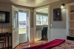 Historic  Gilchrist Waterfront Resort