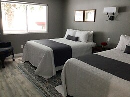 Historic  Gilchrist Waterfront Resort