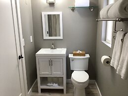 Historic  Gilchrist Waterfront Resort