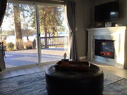 Historic  Gilchrist Waterfront Resort