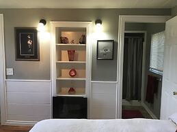 Historic  Gilchrist Waterfront Resort