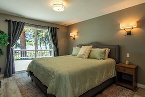 Historic  Gilchrist Waterfront Resort