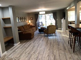 Historic  Gilchrist Waterfront Resort