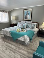 Historic  Gilchrist Waterfront Resort