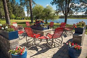 Historic  Gilchrist Waterfront Resort