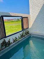 R Resident Resort