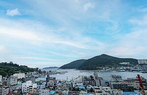 GEOJE-SI HOUND HOTEL JANGSEUNGPO