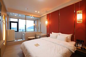 GEOJE-SI HOUND HOTEL JANGSEUNGPO