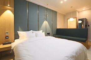 GEOJE-SI HOUND HOTEL JANGSEUNGPO