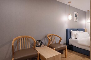 GEOJE-SI HOUND HOTEL JANGSEUNGPO