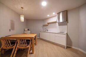 GEOJE-SI HOUND HOTEL JANGSEUNGPO