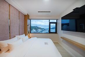 GEOJE-SI HOUND HOTEL JANGSEUNGPO