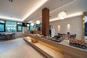 GEOJE-SI HOUND HOTEL JANGSEUNGPO