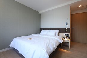 GEOJE-SI HOUND HOTEL JANGSEUNGPO