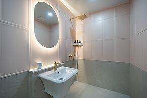 GEOJE-SI HOUND HOTEL JANGSEUNGPO