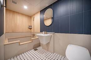 GEOJE-SI HOUND HOTEL JANGSEUNGPO