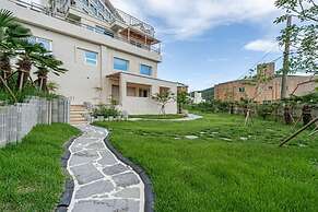 GEOJE-SI HOUND HOTEL JANGSEUNGPO