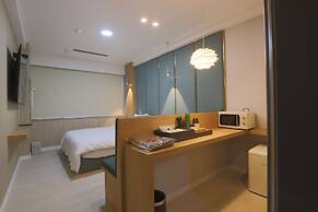 GEOJE-SI HOUND HOTEL JANGSEUNGPO