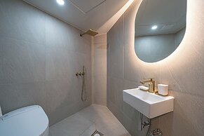 GEOJE-SI HOUND HOTEL JANGSEUNGPO