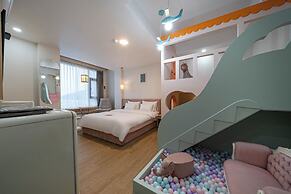 GEOJE-SI HOUND HOTEL JANGSEUNGPO