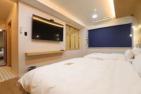 GEOJE-SI HOUND HOTEL JANGSEUNGPO