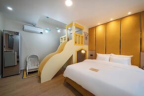 GEOJE-SI HOUND HOTEL JANGSEUNGPO