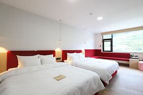 GEOJE-SI HOUND HOTEL JANGSEUNGPO