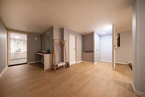 GEOJE-SI HOUND HOTEL JANGSEUNGPO