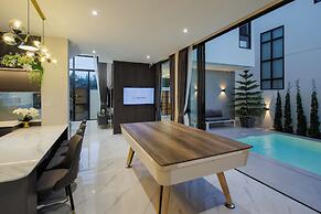 A9 pool villa airport